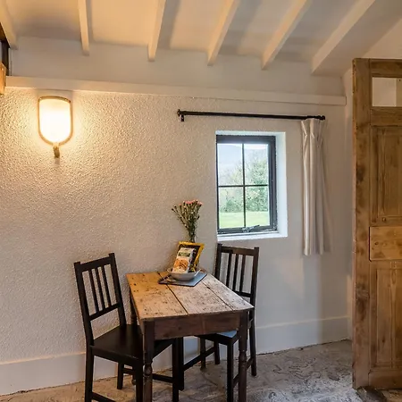 Farm - The Parlour By Trident Homes בית נופש *