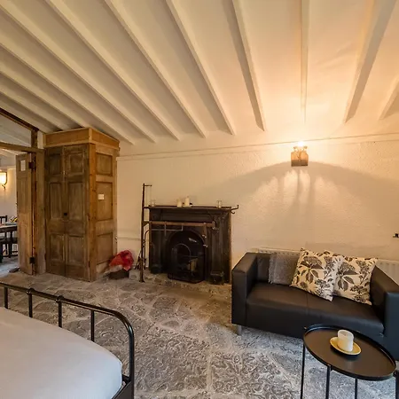 בית נופש Farm - The Parlour By Trident Homes *